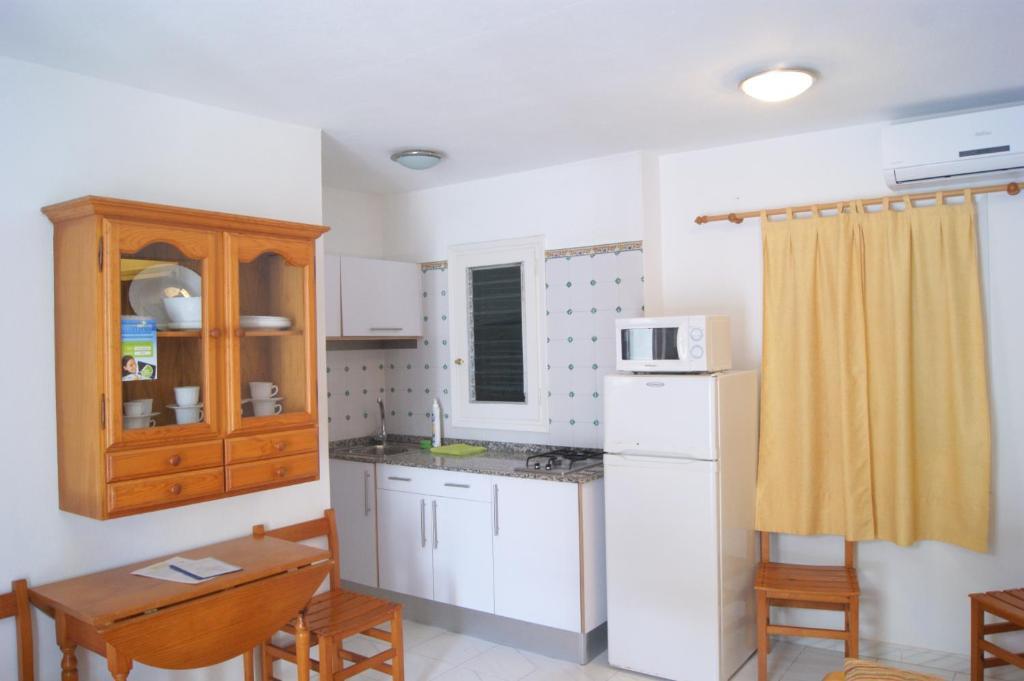 Apartaments California Cala'N Blanes  Buitenkant foto